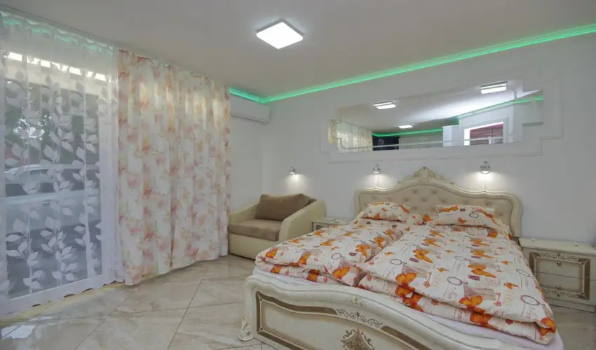 Veronika Apartman De Luxe Gyula - Pnksd (min. 2 j)