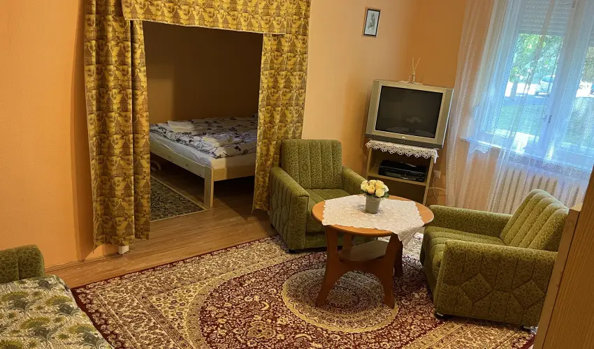 Vica Apartman Tisza�jv�ros - P�nk�sd (min. 2 �j)