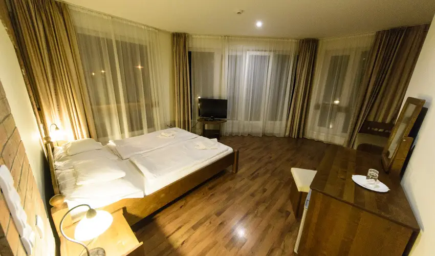 Viktor Bor- s Vendghz Balatonmriafrd - Pnksd 