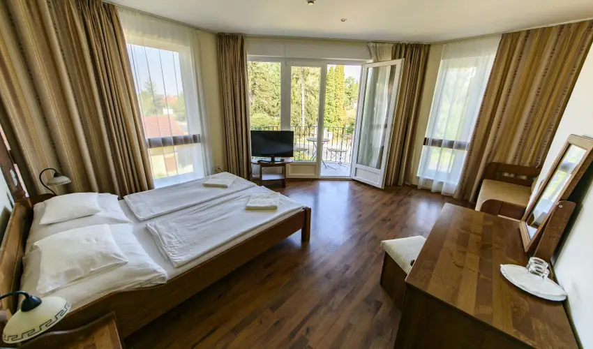 Viktor Bor- s Vendghz Balatonmriafrd - Pnksd 