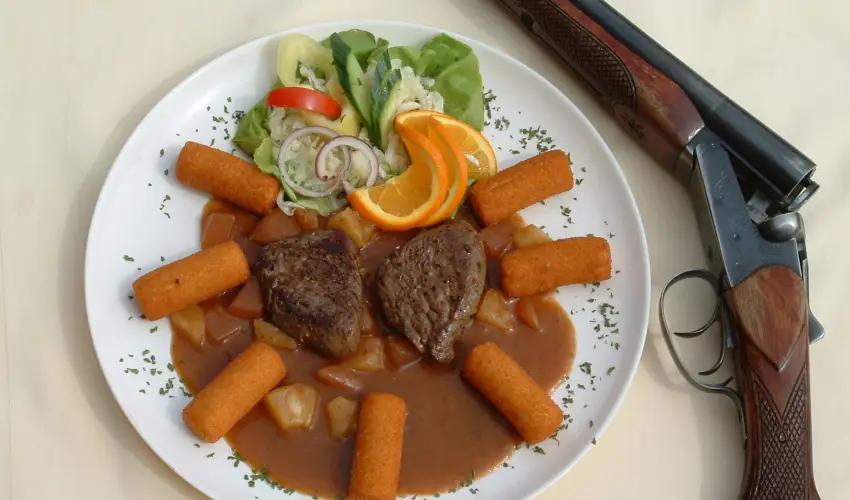 Viktor Bor- s Vendghz Balatonmriafrd - Pnksd 