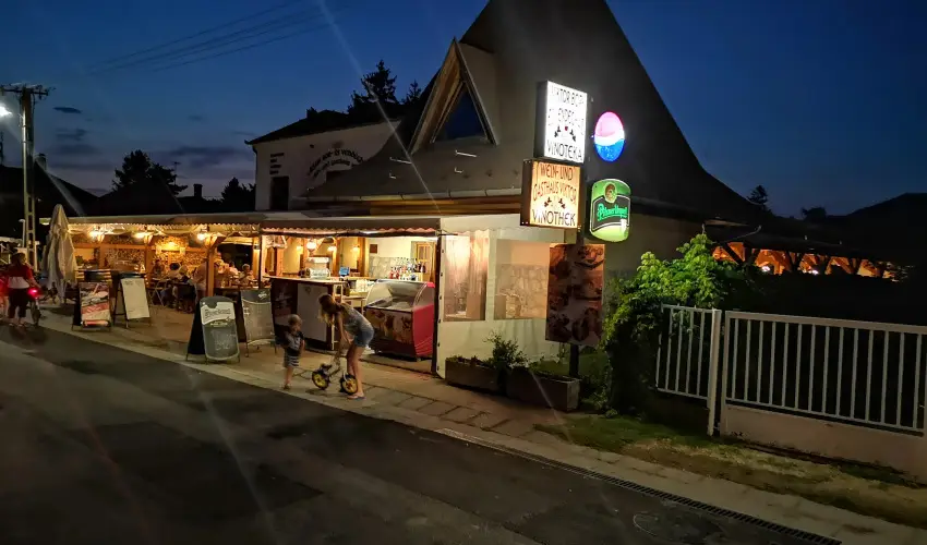 Viktor Bor- s Vendghz Balatonmriafrd - Pnksd 