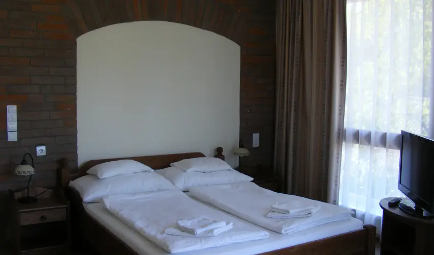 Viktor Bor- s Vendghz Balatonmriafrd - Pnksd 