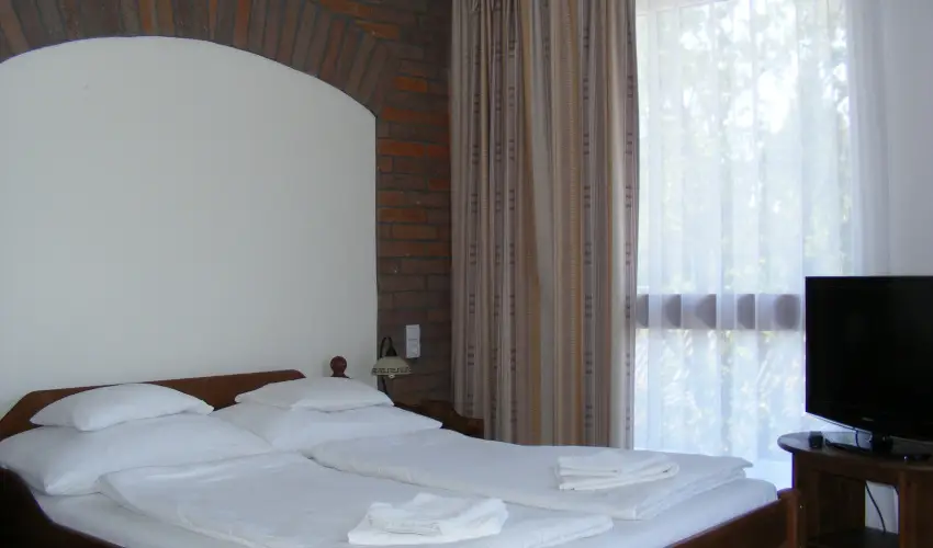 Viktor Bor- s Vendghz Balatonmriafrd - Pnksd 