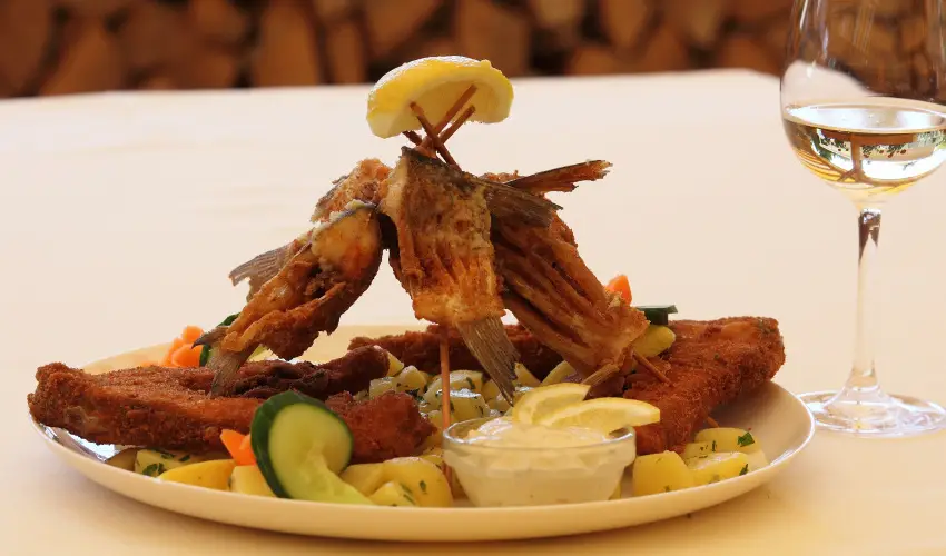 Viktor Bor- s Vendghz Balatonmriafrd - Pnksd 