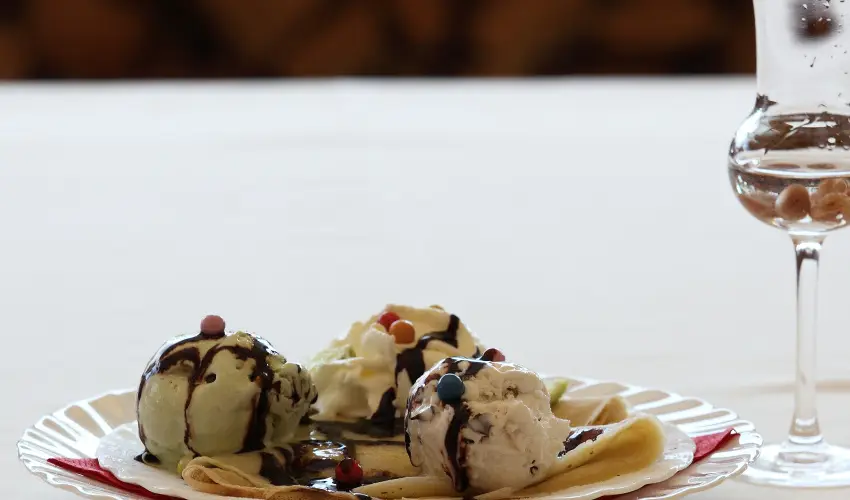 Viktor Bor- s Vendghz Balatonmriafrd - Pnksd 