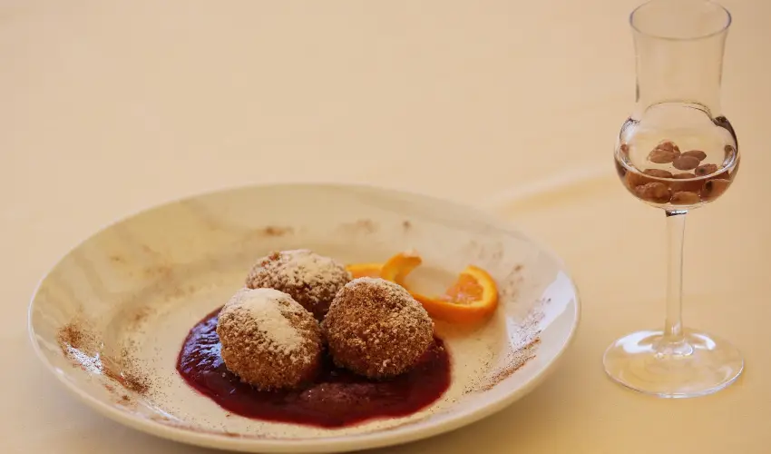 Viktor Bor- s Vendghz Balatonmriafrd - Pnksd 