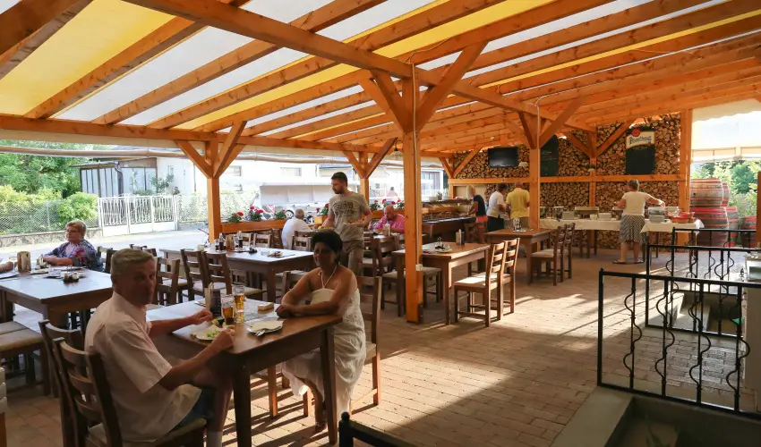 Viktor Bor- s Vendghz Balatonmriafrd - Pnksd 