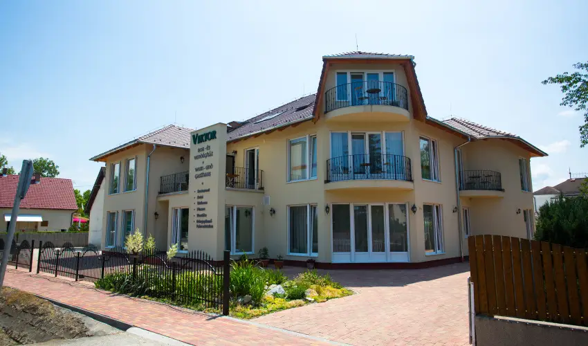 Viktor Bor- s Vendghz Balatonmriafrd - Pnksd 