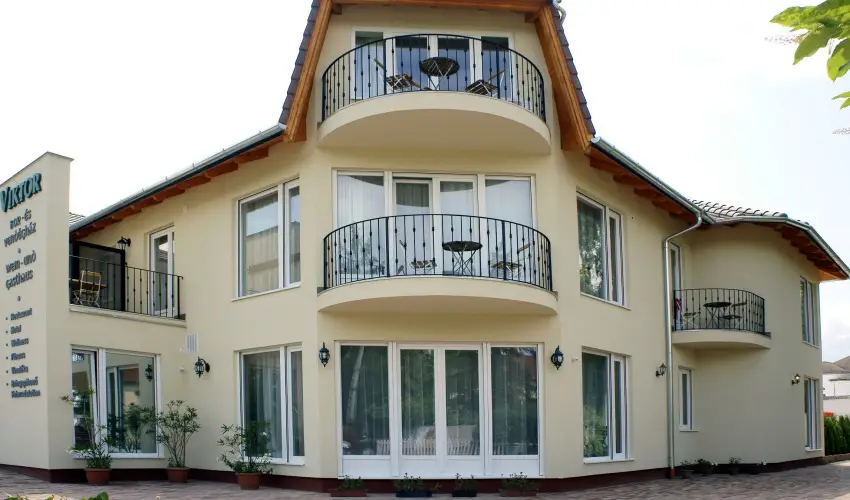 Viktor Bor- s Vendghz Balatonmriafrd - Pnksd 