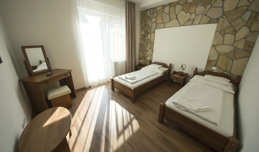 Viktor Bor- s Vendghz Balatonmriafrd - Pnksd 