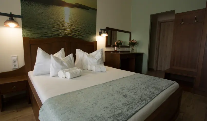 Viktor Bor- s Vendghz Balatonmriafrd - Pnksd 