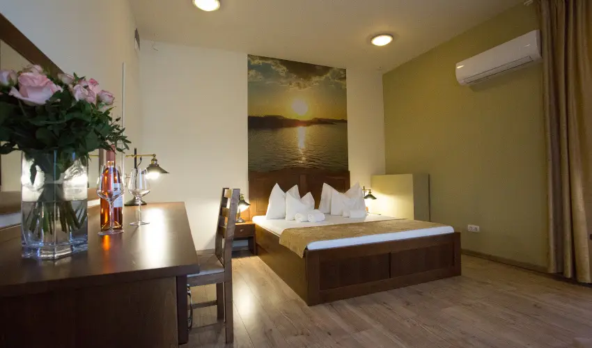 Viktor Bor- s Vendghz Balatonmriafrd - Pnksd 