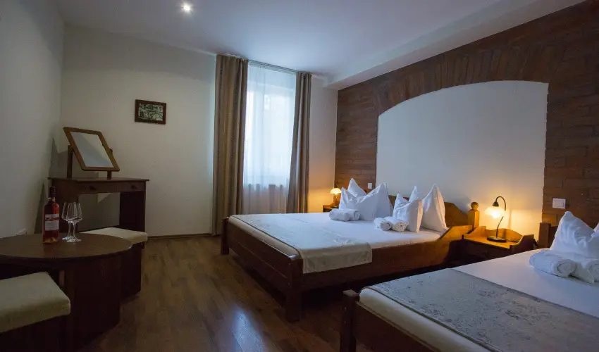 Viktor Bor- s Vendghz Balatonmriafrd - Pnksd 