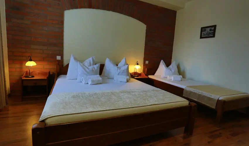 Viktor Bor- s Vendghz Balatonmriafrd - Pnksd 