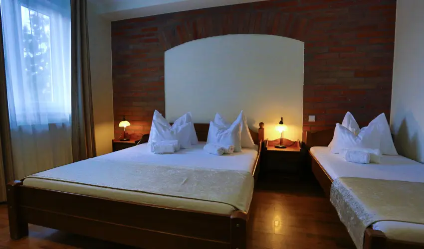 Viktor Bor- s Vendghz Balatonmriafrd - Pnksd 