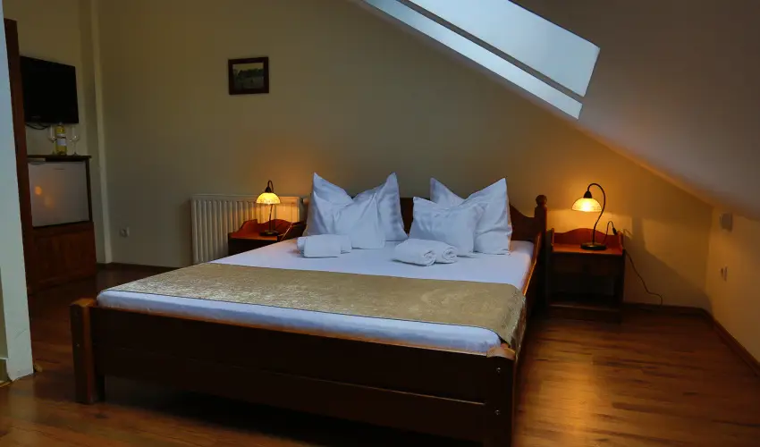 Viktor Bor- s Vendghz Balatonmriafrd - Pnksd 