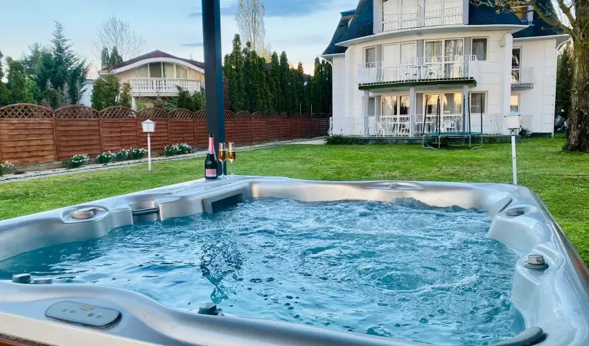 Villa MyLake Zamrdi - Pnksd