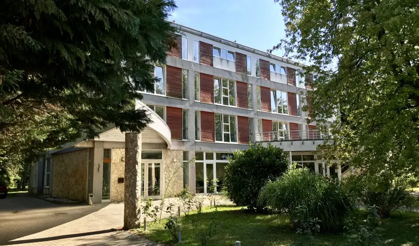 Well Hotel Harkny - Pnksd