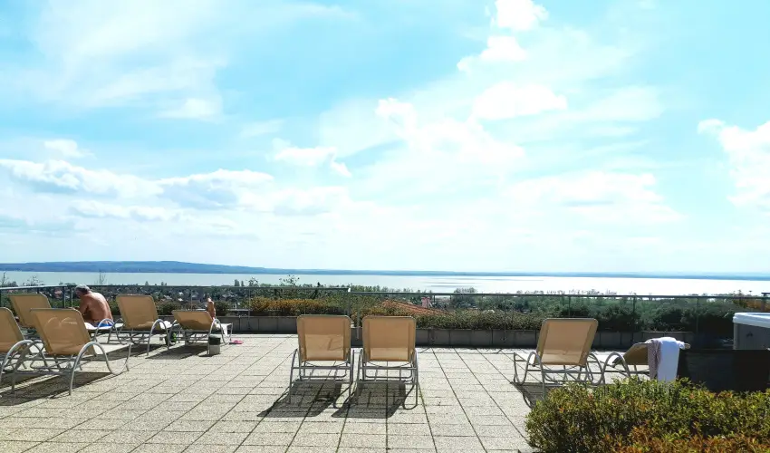 Zenit Hotel Balaton Vonyarcvashegy - Pnksd - teljes elrefizetssel