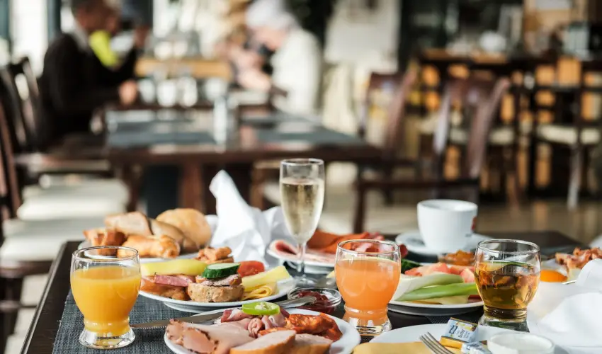 Zenit Hotel Balaton Vonyarcvashegy - Pnksd - teljes elrefizetssel