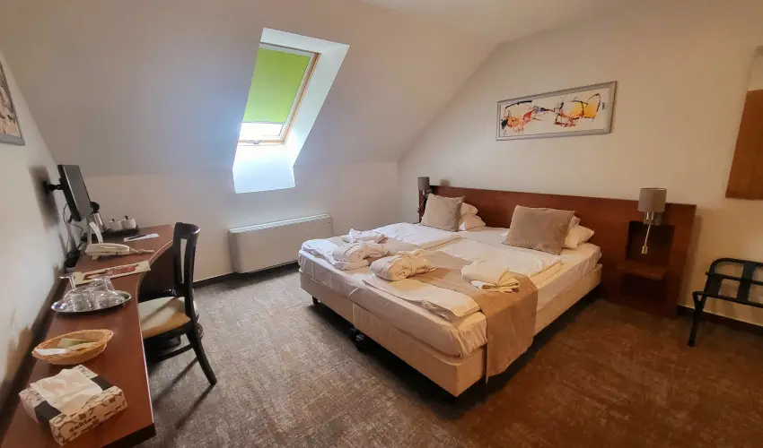 Zenit Hotel Balaton Vonyarcvashegy - Pnksd - teljes elrefizetssel