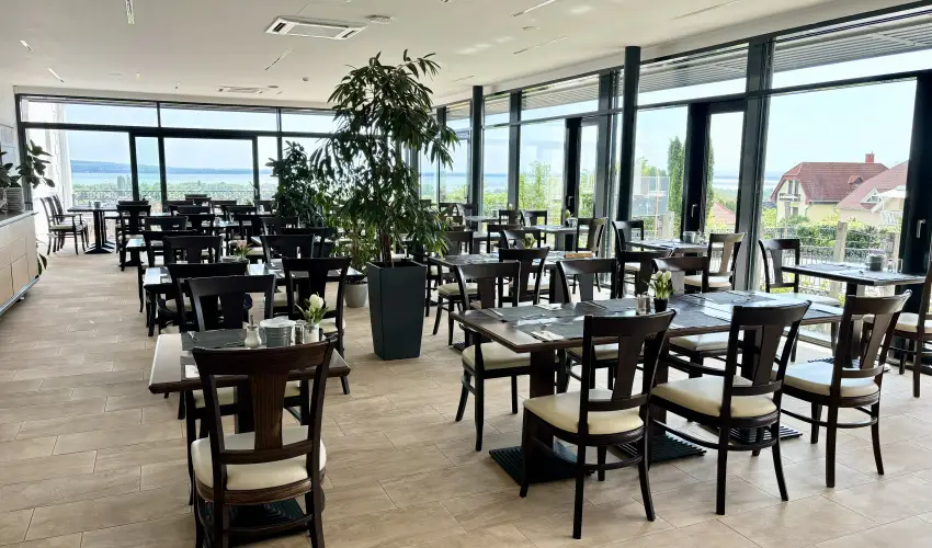 Zenit Hotel Balaton Vonyarcvashegy - Pnksd - teljes elrefizetssel