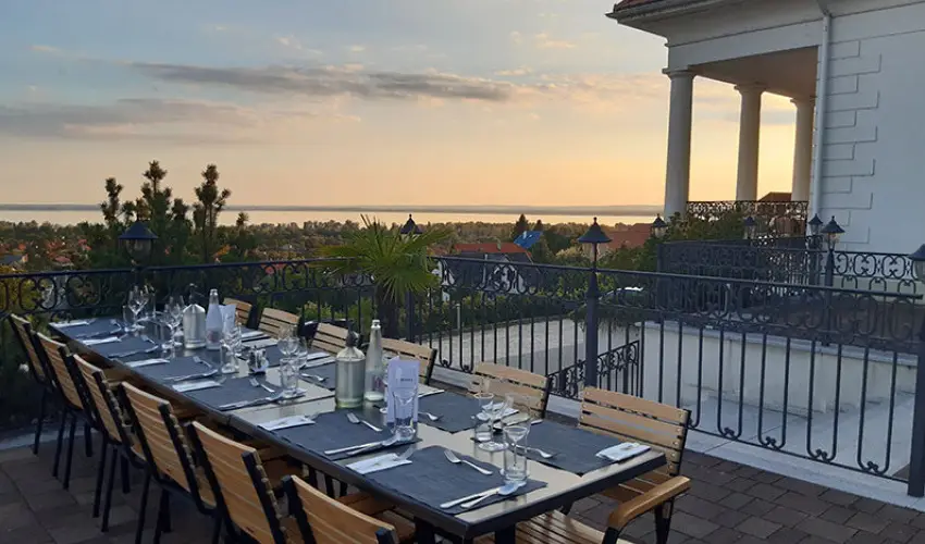 Zenit Hotel Balaton Vonyarcvashegy - Pnksd - teljes elrefizetssel