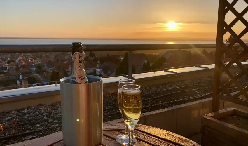 Zenit Hotel Balaton Vonyarcvashegy - Pnksd - teljes elrefizetssel