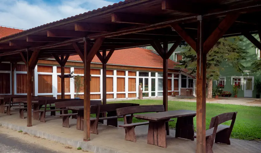 Zldsziget Menedk Rendezvny s Pihenhz Brna - Pnksd